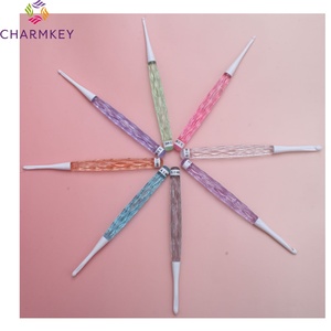 Charmkey Hotsale Candy Color Crystal Plastic antideslizante <span class=keywords><strong>Tulip</strong></span> <span class=keywords><strong>Crochet</strong></span> Hook Set <span class=keywords><strong>Agujas</strong></span> de tejer - Product Image 5