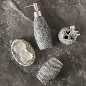 Ensemble d'accessoires de salle de bain en céramique, couleur personnalisée, luxe, durable, 4 pièces, comprend un porte-savon, un distributeur, un porte-brosse à dents - Product Image 5