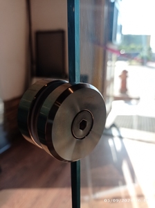 Connecteur d'angle <span class=keywords><strong>en</strong></span> verre <span class=keywords><strong>en</strong></span> acier inoxydable 304/316 personnalisé au design moderne, <span class=keywords><strong>pince</strong></span> pour porte <span class=keywords><strong>en</strong></span> verre, miroir poli - Product Image 5