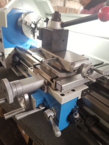 Torno de <span class=keywords><strong>Metal</strong></span> Horizontal SP2129-II de 700 mm con Velocidad Variable y Alcance de 300 mm - Product Image 4
