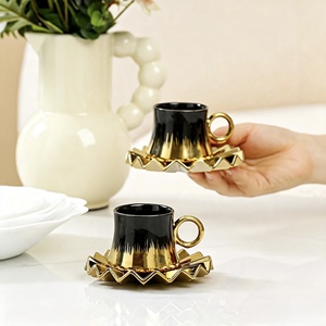 ชุดกาแฟตุรกีสีดำทองสุดหรู 6 ชิ้น แก้วเซรามิกพร้อมถาดสีทองและกล่องของขวัญสุดหรู - Product Image 3