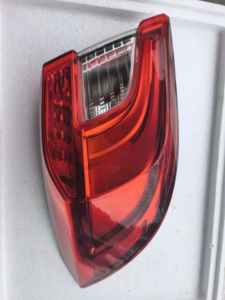 Para <span class=keywords><strong>Honda</strong></span> <span class=keywords><strong>Accord</strong></span> Hybrid 2018-2022 Lámpara trasera azul Luz trasera usada 33550-TVA-H61 - Product Image 3