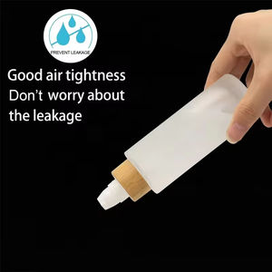 Set di Contenitori Cosmetici Vuoti da 1oz 2oz 3oz 100ml, Flaconi Spray Opachi con Pompa in Bambù e Tappo Spray - Product Image 4