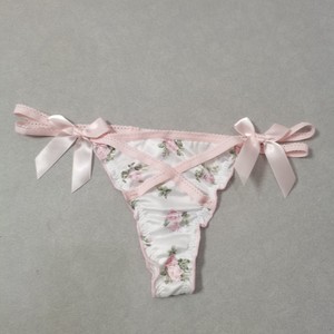 String sexy pour femme avec un grand nœud, séduisant et innocent, culotte à l'aspect doux et innocent avec design à lacets, taille basse - Product Image 2