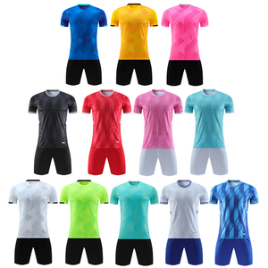 Maglia da calcio ad asciugatura rapida personalizzata di alta qualità e tuta da calcio semplice uniforme da uomo - Product Image 1