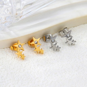 Pendientes de Estrella Modernos y Sencillos de Acero Inoxidable con Baño de Oro de 18k para Mujer, Pendientes Colgantes con Tres Pentagramas y Circonitas - Product Image 1