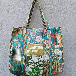 กระเป๋าโท้ทลายดอกไม้สุดเก๋ กระเป๋าผ้าฝ้ายทำมือสำหรับเดินทาง กระเป๋าโบโฮสำหรับวันหยุดสุดสัปดาห์ กระเป๋าชายหาด กระเป๋าใบใหญ่ใส่ของได้ทุกชนิด - Product Image 1