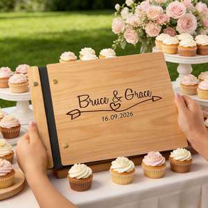 Livre d'or de mariage personnalisé en bois, livre rustique sur mesure pour la réception, album photo pour les invités, souvenir de mariage personnalisé - Product Image 1