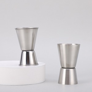 Jigger de Acero Inoxidable de 15 y 30 ml, Taza Medidora de Cócteles de Doble Cara, Herramienta de Bar con Borde Recto y Borde Enrollado, Equipo de Mixología - Product Image 1