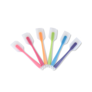 Modern Design High Temperature Resistant Translucent Cake Spatula Silicone Scraper Baking Tool