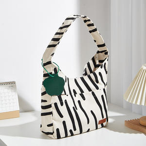 Design di lusso Mini gnocco Jodie borsetta da donna vendita calda <span class=keywords><strong>borsa</strong></span> in <span class=keywords><strong>pelle</strong></span> intrecciata <span class=keywords><strong>bianca</strong></span> nera con tracolla singola <span class=keywords><strong>borsa</strong></span> a tracolla - Product Image 2