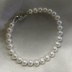 Pulsera de Plata S925 con Hebilla y Perla de Agua Dulce Casi Redonda de 5.5-6MM, Diseño de Nariz de Cerdo de Alta Calidad - Product Image 1