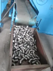 중국 제조자 자동적인 선적 내리기 를 가진 산업 청소 기계 고무 벨트 전락 유형 탄 폭파 장비