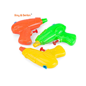Pistolet à eau miniature multicolore pour enfants, jouet pour la piscine, le sable et les jeux en plein air - Product Image 3