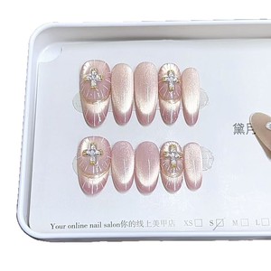 Faux <span class=keywords><strong>ongles</strong></span> personnalisés rose-gris, style français, faits à la main, avec effet chrome croisé et perles, à presser - Product Image 5