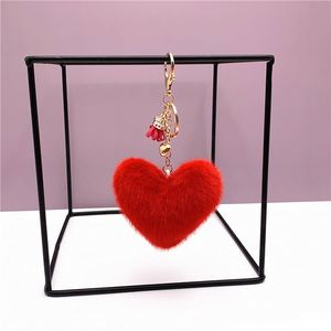 Llavero con Borla y Corazón de Durazno, Lindo Colgante de Peluche de Piel Sintética para Bolsos y Llaves de Coche, Decoración Colgante en Forma de Corazón (Pequeño Regalo Creativo) - Product Image 3