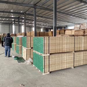 Pin LVL poutres LVL panneau stratifié placage bois échafaudage LVL pour la construction - Product Image 3