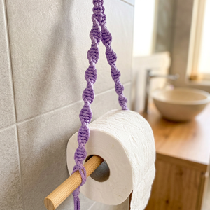 Porte-papier toilette en macramé violet avec tige en bois, accessoire de salle de bain suspendu, pots et jardinières modernes - Product Image 3