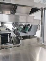 Machine de pesage, de remplissage et de scellage semi-automatique pour l'industrie des collations, des noix, des haricots, des céréales et des granulés de graines