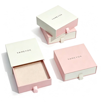 Boîte de rangement à bijoux de style tiroir haut de gamme, boîte cadeau en papier personnalisée avec logo en feuille d'or, taille et couleur assorties, avec ruban en satin