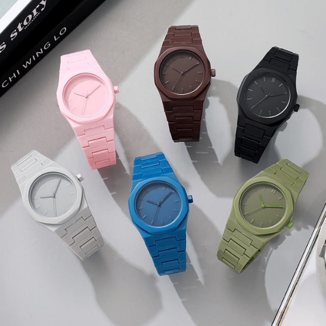 Watch for Men 2025 Fashionable and Simple Quartz Watch Luminous Individuation Custom logo Gold Silver Watch