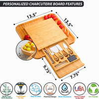 Ensemble de planches à fromage carrées en bambou personnalisées avec couteaux gravés - Cadeau personnalisé pour un anniversaire de mariage - Ensemble de planches à charcuterie