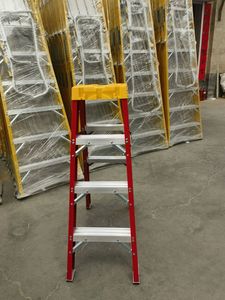 <span class=keywords><strong>Escalera</strong></span> de Seguridad Extensible de <span class=keywords><strong>Dos</strong></span> Secciones de Fibra de Vidrio Roja de Alta Visibilidad de 9 Peldaños - Product Image 1