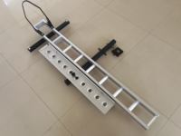 Altertool MWJ47-1320 200kg Aluminium Motorcycle Hitch Carrier Dirt Bike Hauler Hitch Mount Rack Low-Profile Loading Ramp Wheel