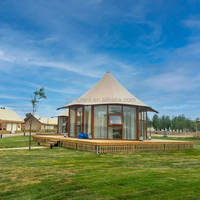 Suite de glamping de luxe hexagonale préfabriquée Botswana avec salle de bain intégrée pour tentes extérieures résistantes au vent de niveau 12