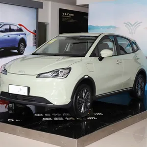 热销NETA V绿色/白色能源汽车左手驾驶中国制造的纯电动汽车