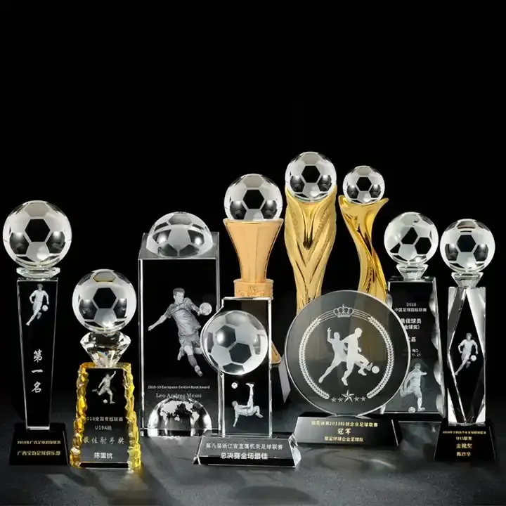 Trophées et médailles sportifs personnalisés trophées de football en métal en résine de cristal toute balle