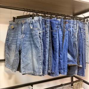 Pantaloncini in denim usati da uomo di Grado A all'ingrosso, pantaloni <span class=keywords><strong>capri</strong></span> in jeans usati, <span class=keywords><strong>abbigliamento</strong></span> estivo da uomo usato in balle, selezione premium - Product Image 5