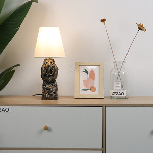 Lampadaires design pour animaux Lampes de table LED Lion en résine Lampes de chevet Chambre à coucher Lampe sur pied Living Rooml Creative Black Gold Lion - Product Image 2
