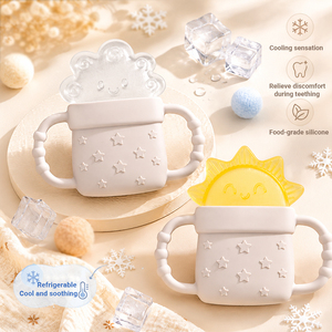 Mordedor de Agua Personalizado para Bebés, Libre de BPA, 2 en 1, con Forma de Nube y Sol, de Silicona - Product Image 1