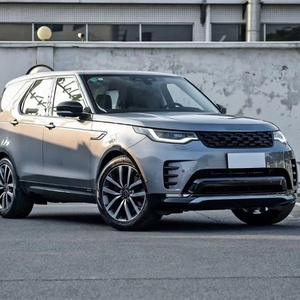 Kit Carrozzeria per <span class=keywords><strong>Land</strong></span> <span class=keywords><strong>Rover</strong></span> <span class=keywords><strong>Discovery</strong></span> 5 2017-2025 Nero 8 Pezzi: Griglia, Coperture Fendinebbia, Strisce Decorative Portiere, Maniglie Portiere - Product Image 4