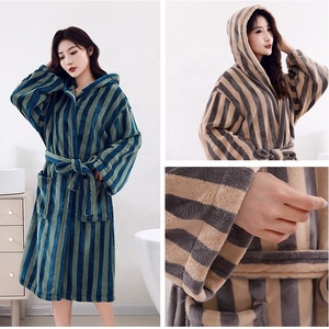 <span class=keywords><strong>Accappatoio</strong></span> Unisex in Pile Corallo di Poliestere <span class=keywords><strong>con</strong></span> <span class=keywords><strong>Cappuccio</strong></span> a Righe, <span class=keywords><strong>Morbido</strong></span> e Traspirante per l'Inverno - Product Image 2