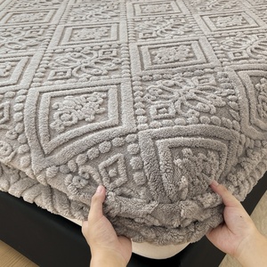 <span class=keywords><strong>Ensemble</strong></span> de couvre-<span class=keywords><strong>lit</strong></span> Jacquard tissé Jacquard en velours chaud taffle <span class=keywords><strong>Ensemble</strong></span> de couvre-<span class=keywords><strong>matelas</strong></span> de style américain Drap-housse 3 pièces pour l'hiver - Product Image 3