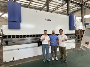 SANXIN vendita calda idraulico Cnc pressa freno 3.2M piastra in acciaio freno pressa 4000mm 6M in acciaio inox pressa piegatura freno - Product Image 5