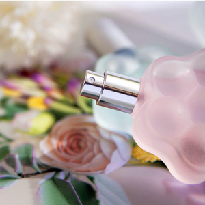 Meilleure vente logo OEM <span class=keywords><strong>parfum</strong></span> femmes vaporisateur eau de <span class=keywords><strong>parfum</strong></span> de haute qualité parfums de fleurs <span class=keywords><strong>les</strong></span> <span class=keywords><strong>plus</strong></span> populaires - Product Image 4