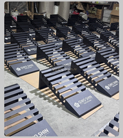 Présentoir de comptoir moderne YEK'S personnalisable pour échantillons de carreaux d'ardoise avec étagères coulissantes pour salle d'exposition de pierres et magasin de carreaux
