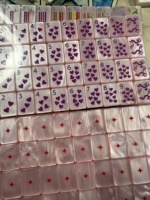 Jeu de Mahjong Américain de Luxe Personnalisé Rose Nacré, Tuiles de Mahjong en Résine avec Motifs Joker Illustrés Style Pop Art Rétro et Motifs Cœur pour le Jeu