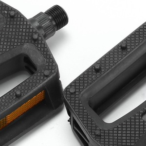 Mountain Bike Ball Bearing Pedals Black <b>Plastic</b> With Reflective <b>Strip</b> For Unisex Adults - Product Image 3