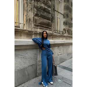 Conjunto de Traje Indigo para Mujer, Pantalones Elegantes con Top a Juego - Product Image 3