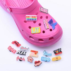 Charmes en caoutchouc de l'équipe de football personnalisés pour chaussures pour enfants: épingles de cow-boys populaires et accessoires de mascotte de l'équipe - Product Image 5