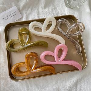 Nouvelle Pince à Cheveux en Plastique PC Haut de Gamme pour Femme, Ornement Élégant pour Chignon, Design Griffe de Requin - Product Image 1