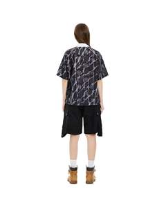 เสื้อยืด PRISON POLO ทรงบ็อกซี่ ผ้าโพลีเอสเตอร์ 100% พิมพ์ลายด้านหน้าด้วยเทคนิคซิลค์สกรีน พร้อมป้ายปักด้านหน้า - Product Image 3