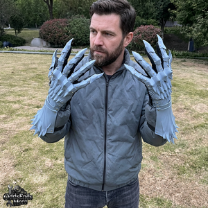 Gants de dragon métalliques bleus, forme irrégulière, technique de moulage, thème animal, armure, objet de collection artistique - Product Image 1