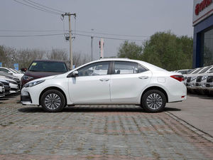 無事故・低走行距離の2017年式トヨタカローラ、プレミアム中古車。 - Product Image 4