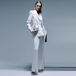 Ensembles de costumes d'affaires blancs de luxe pour femmes 2026 – Tenues de mariage de luxe pour femmes avec design déstructuré à épingles de sûreté – <span class=keywords><strong>Ensemble</strong></span> 2 pièces - Product Image 1