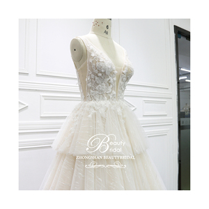 Vestido <span class=keywords><strong>de</strong></span> novia <span class=keywords><strong>de</strong></span> calidad del fabricante, vestido <span class=keywords><strong>de</strong></span> encaje <span class=keywords><strong>de</strong></span> lujo, falda acampanada <span class=keywords><strong>de</strong></span> tul con lentejuelas para atuendo nupcial - Product Image 3